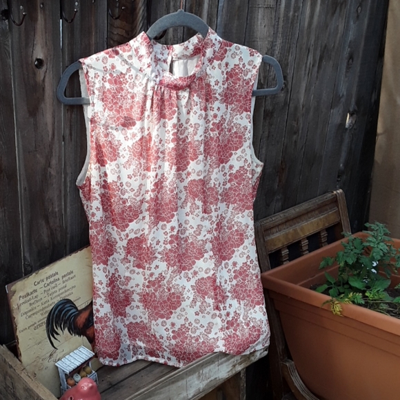 Top - Picture 4 of 4